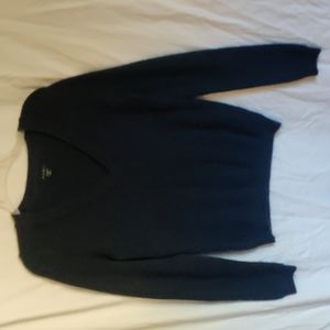 Dark blue vneck sweater by Amisu